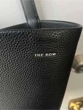 Black leather bucket bag (medium)
